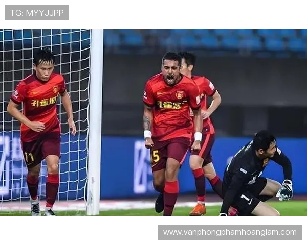 成豪门战略引发危机?上海申花高薪引援遭遇球队矛盾