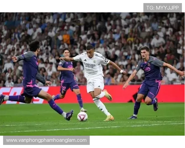 皇马近期连胜背后体系承压,巨星闪光难掩整体稳定性隐患