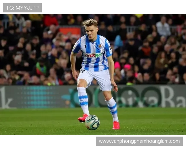 厄德高：从神童到顶级中场的历史地位解析