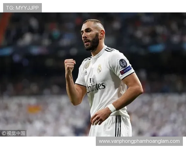 本泽马 vs 伊瓜因：终结效率与战术角色差异